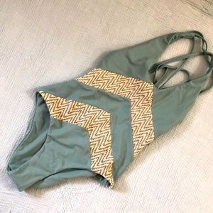 Tori praver one piece